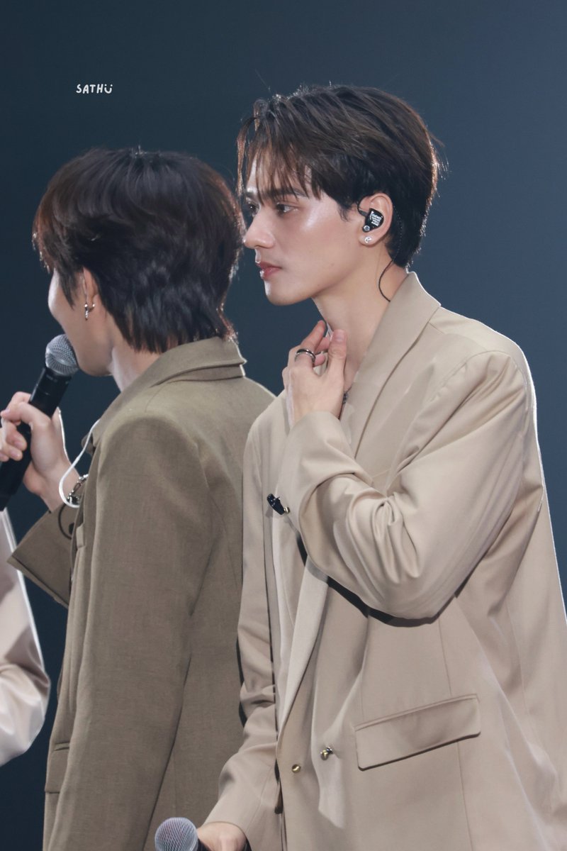 sathux_'s tweet image. ดาราจับคอไม่พักเลยยยย พักผ่อนหน่อยพี่

@harit_keng 
#KengHarit