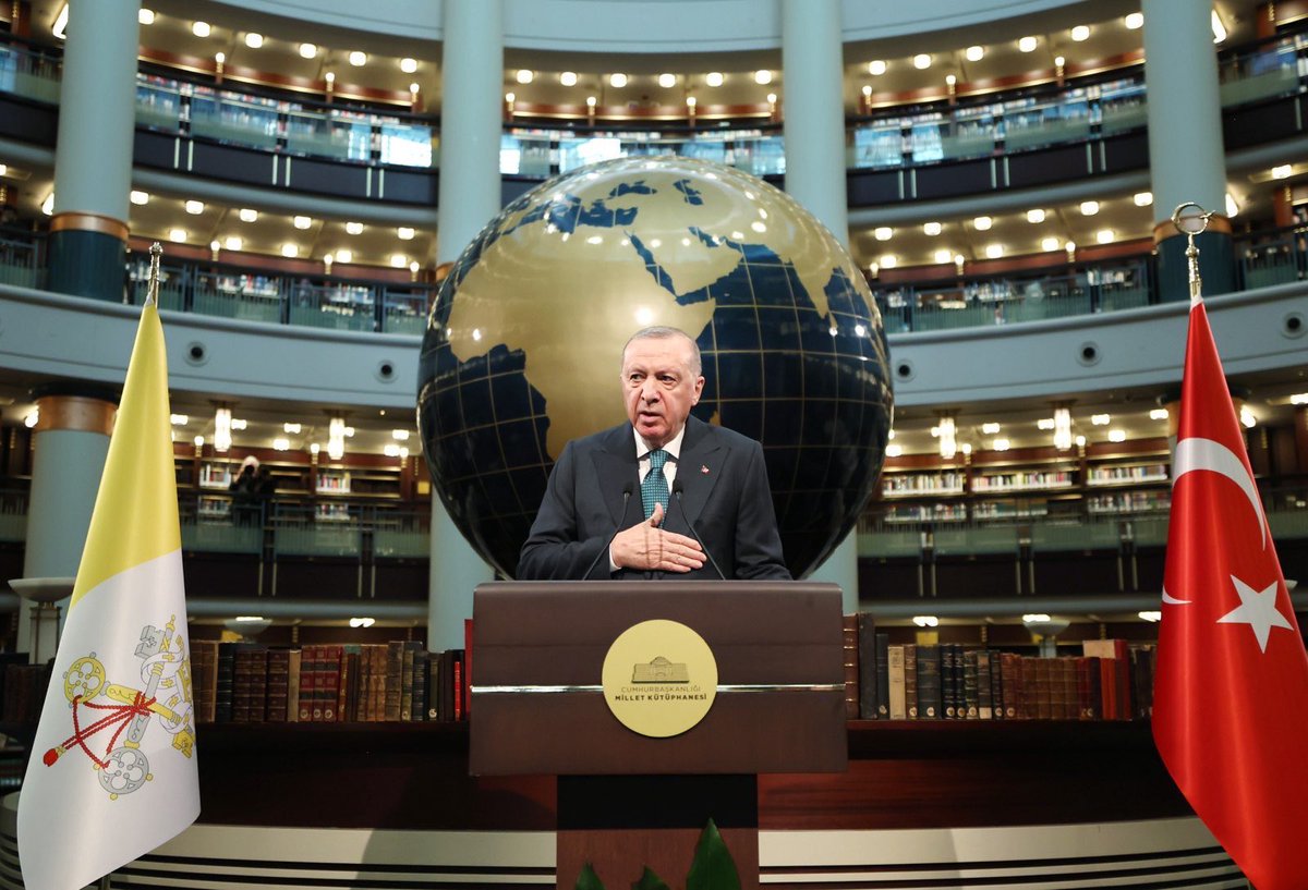 Cumhurbaşkanımız Sayın Recep Tayyip Erdoğan’ın, ülkemize resmî bir ziyaret gerçekleştiren Vatikan Devlet Başkanı Papa 14. Leo ile görüşmesinde, Türkiye-Vatikan ilişkileri, Filistin başta olmak üzere insanlığın ortak vicdanını ilgilendiren konular, güncel bölgesel ve küresel