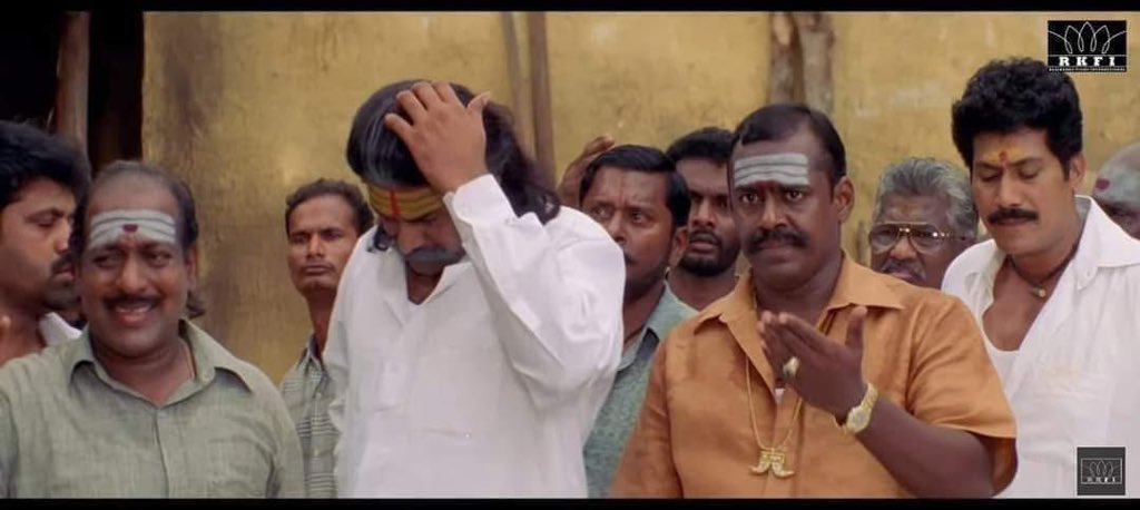 dineshATMAN's tweet image. ஒருத்தன் கெரியர் பீக்ல இருந்தும் 
படம் பண்ணாம ரேஸ் ரேஸ்னு சுத்துறான்,

இன்னொருத்தன் பட அனவுன்ஸ்மென்ட் மட்டும் தான் வருது ஷூட்டிங் போன பாடில்ல,

இன்னொருத்தன் கம்பேக் குட்றானா
கான்செர்ட் தான் நொட்டுவேன்னு போய்டுறான்
நாம தான் பீடை னா
நமக்கு புடிச்ச 3 பேருமே பீடையா தான் இருக்காங்க🥲