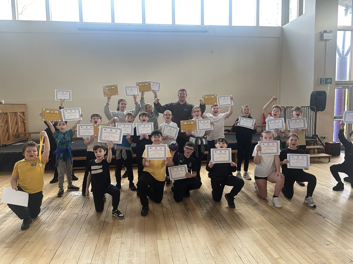 CefnCouncil's tweet image. 🎉 Fantastic end to the #StayOnSide project at Ysgol Rhosymedre!

Year 6 smashed their final presentations and received certificates + awards. 👏🌟

Funded by @TNLComFundWales .