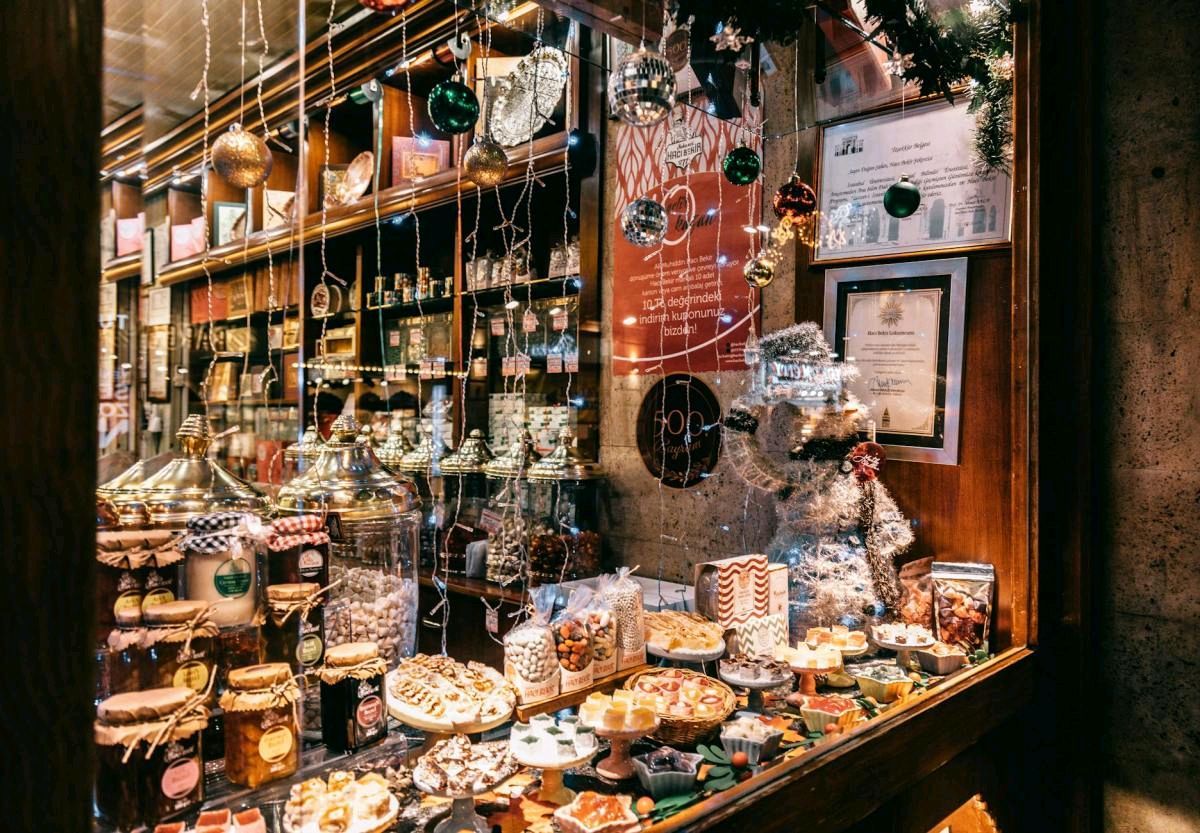 KellyReportBlog's tweet image. Get into the festive spirit! Explore the UK’s most magical Christmas markets for gifts, food, and winter wonder.

thekellydianereport.co.uk/2025/10/28/the…
.
.
.
.
#ChristmasMarkets #UKTravel #FestiveSeason #WinterGetaway