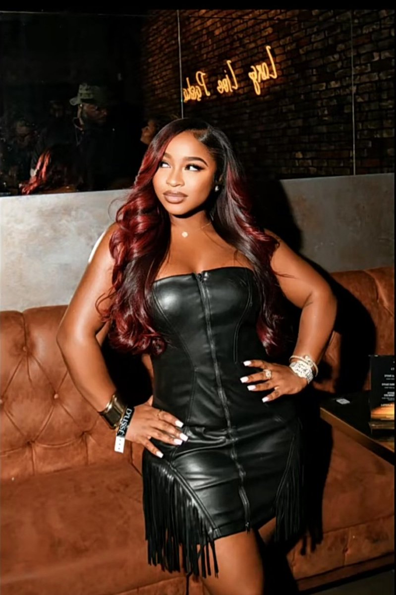 Akamai93's tweet image. Day 27: Nae with makeup 2 days left of #Naevember #Chapter27 #NaeBae #ReginaeCarter