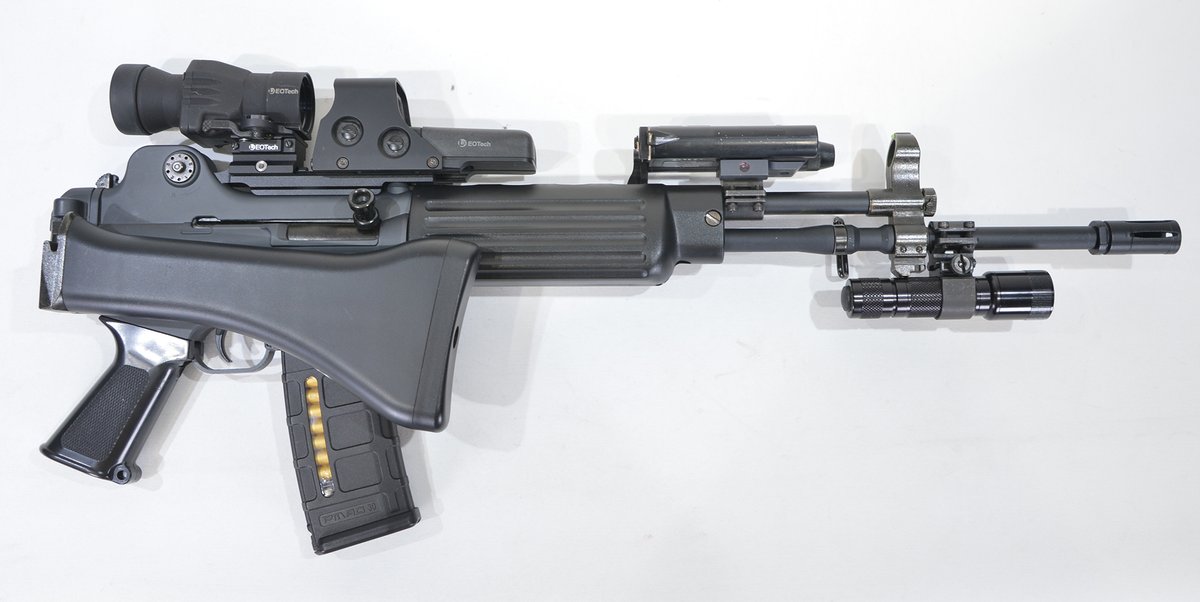 ゴールドマンさんにハンドガン戦最強ウエポンを売って貰いました。大化の改新で蘇我氏をぶっ殺した自衛隊の特殊部隊キム血が使っていた89式小銃です。ただセレクターにハングレ文字が使われていておかしいと思い問い詰めた所サムスン製FNCとの事でした。2万円を千円札29枚に値引してくれました。神です