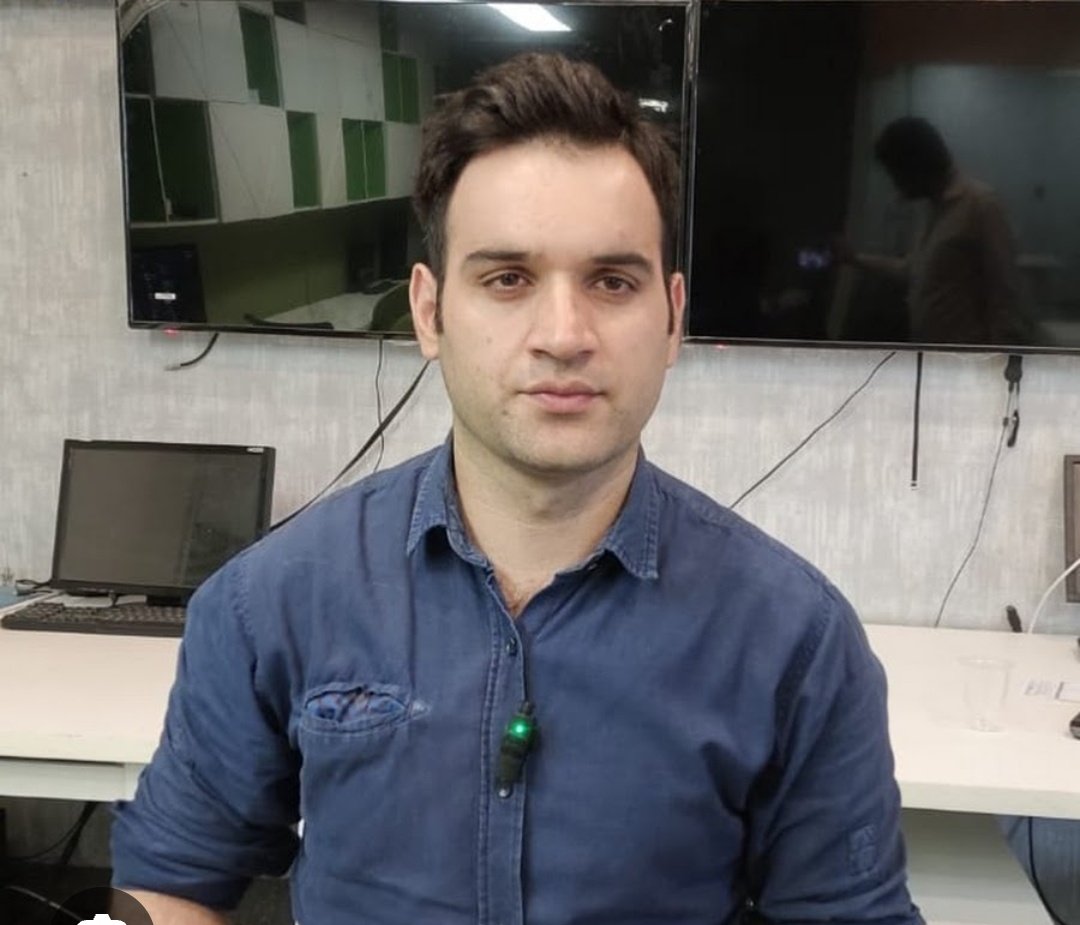 صحافی سہراب برکت کی غیرقانونی گرفتاری (ناحق اغوا) کی مذمت کرتا ہوں۔ عدالت کے واضح احکامات اور ایف آئی اے کی یقین دہانی کے باوجود انہیں اسلام آباد ایئرپورٹ سے اٹھا لیا جانا نہ صرف آزادیِ صحافت پر سنگین حملہ ہے بلکہ قانون کی حکمرانی کے چہرے پر بھی ایک سوالیہ نشان ہے۔ ایسے نڈر اور