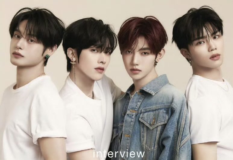 jjanghao0725's tweet image. Numéro TOKYO #장하오 인터뷰 번역 (오/외역 주의)

Q1. 오늘 촬영은 어땠나요?
🎻 멋진 의상과 캐주얼한 스타일 모두 너무 즐거웠어요. 고를 수 있는 의상도 많았고, 그중에는 제가 평소에 자주 입는 옷도 있어서 더 편안하게 임할 수 있었어요. 그만큼 자연스러운 포즈도 많이 나왔던 것 같아요.…