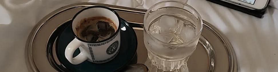 كنتُ أستبعد فكرة أن يحسدك إنسان على رزق لا يستدعي الانتباه، لكني بعدما ميزت مقامات الناس وأدركت اختلاف مراتبهم العقلية، علمت أنّ الحاسد قد يحسدك حتى على اتزانك النفسي واستقرارك المعيشي  مع أنه قد يملك رزقاً أكثر منك
فاللهم إنا نعوذ بك من شر حاسد إذا حسد.
#مساء_الخير