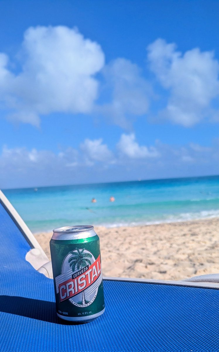 locmac06's tweet image. Time for a #refreshment! #Cuba #Melia #beachvibes