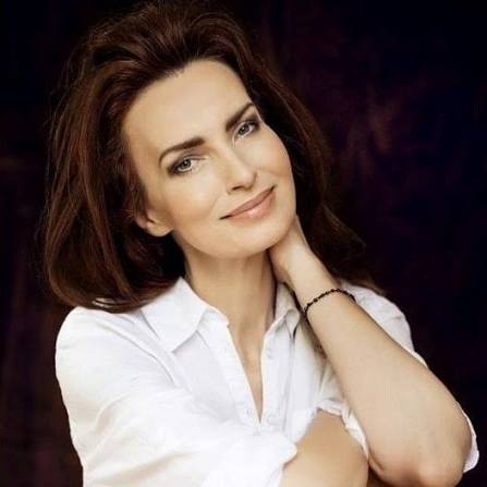 KtoUmarl's tweet image. Agnieszka Maciąg (56) – 🇵🇱 pisarka, blogerka, modelka, aktorka i dziennikarka.