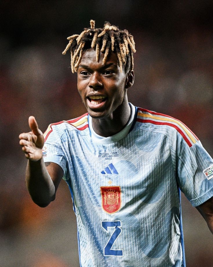 TouchlineX's tweet image. 🚨🗣️ Nico Williams on Lamine Yamal's lifestyle off the pitch:

"Everyone lives their life as they want, but I think the important thing is to be professional and always give the maximum when it's time."

"Off the field we also need to disconnect and enjoy, like anyone else. As…