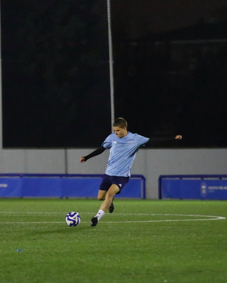 afa_academiamad's tweet image. El Vallecas C.F. da un paso más en su plan de crecimiento.

Lanzamos nuestro Programa de Alto Rendimiento, orientado a potenciar el desarrollo individual de nuestros futbolistas de la categoría SENIOR y JUVENIL ⚽📈

#FútbolArgentino #MetodologíaAFA 🇦🇷