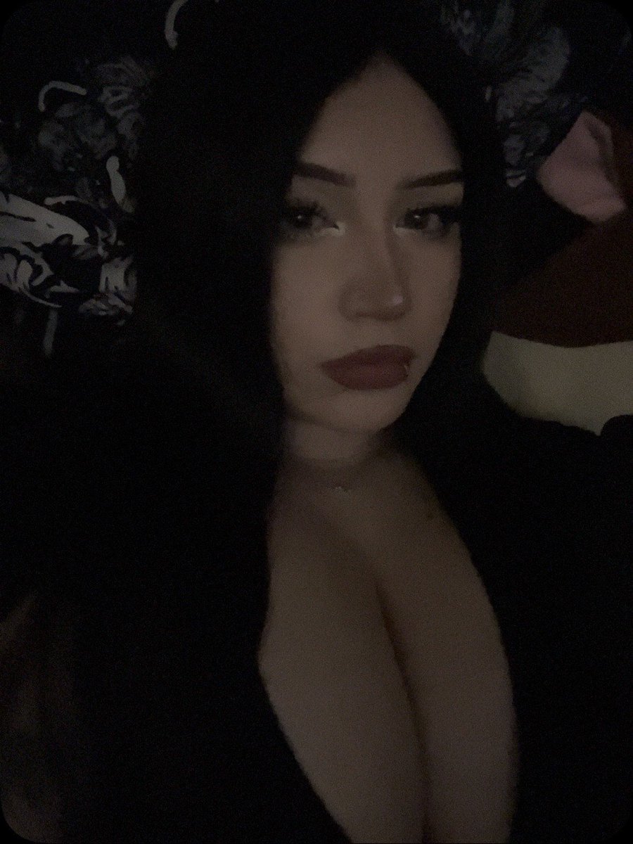 viira's tweet image. v__v