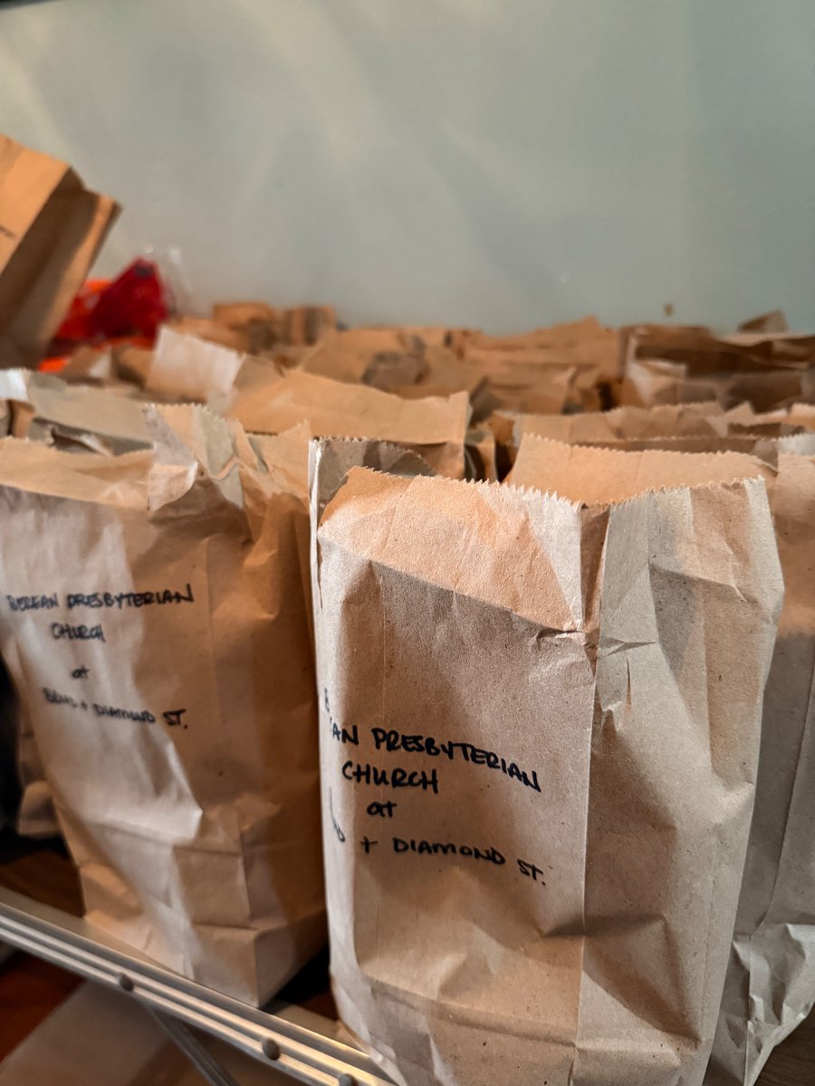 PoMeetsWorld's tweet photo. @FOX29philly Happy Thanksgiving! My Mom and I are heading out to feed the homeless. She’s been doing it for 38 years on behalf of her church Berean Presbyterian Church at Broad and Diamond. She cooks everything, including 20+ pounds of potato salad!  #Fox29GoodDay https://t.co/wDSEOLsGKk