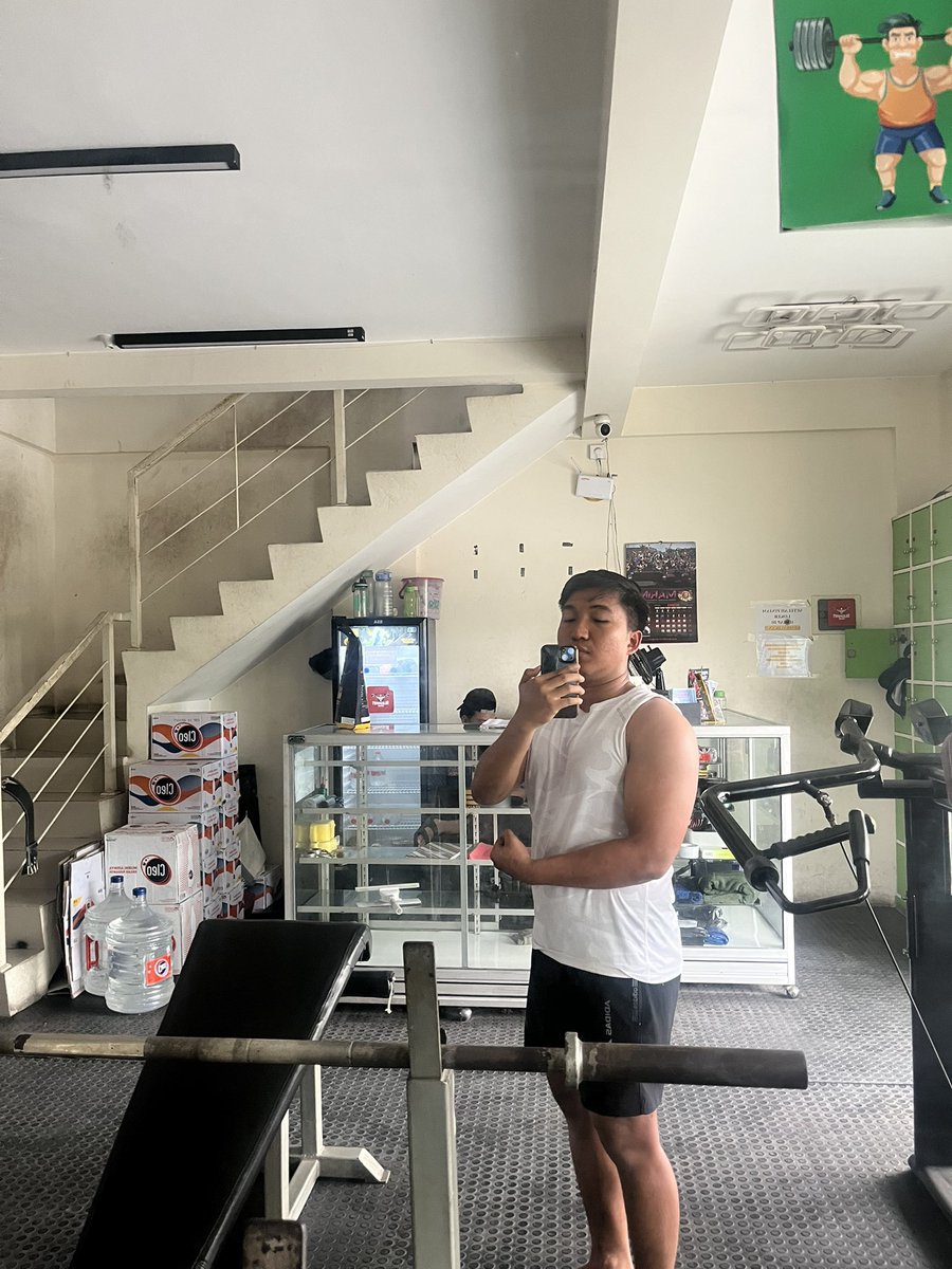 marifislahuddin's tweet photo. Merasa bersalah off gym sebulanan lebih, fisio tendon bengkak suwi poll 🥹 https://t.co/JTHMiomrZR