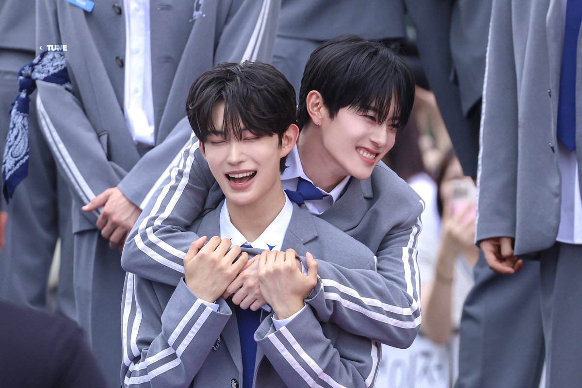 다좆같아다정했던사진속네모습이