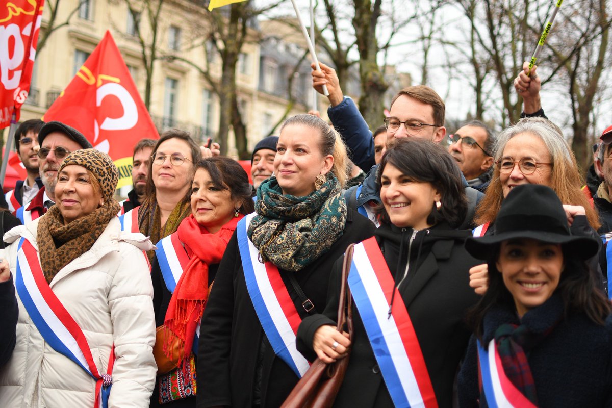 🔴 Journée historique, les insoumis luttent avec les travailleurs pour la nationalisation de l'entreprise d'acier ArcelorMittal ! 

#ChangerLaVie