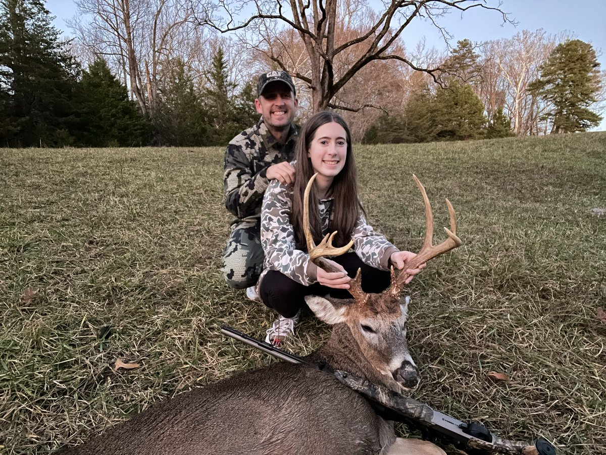 Fish_In_Chatham's tweet photo. #whitetail #hunting 1st Born with a good one. Happy Thanksgiving https://t.co/cpQuNPYQAa
