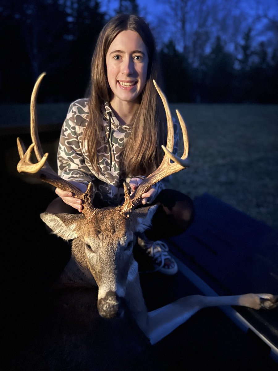 Fish_In_Chatham's tweet photo. #whitetail #hunting 1st Born with a good one. Happy Thanksgiving https://t.co/cpQuNPYQAa