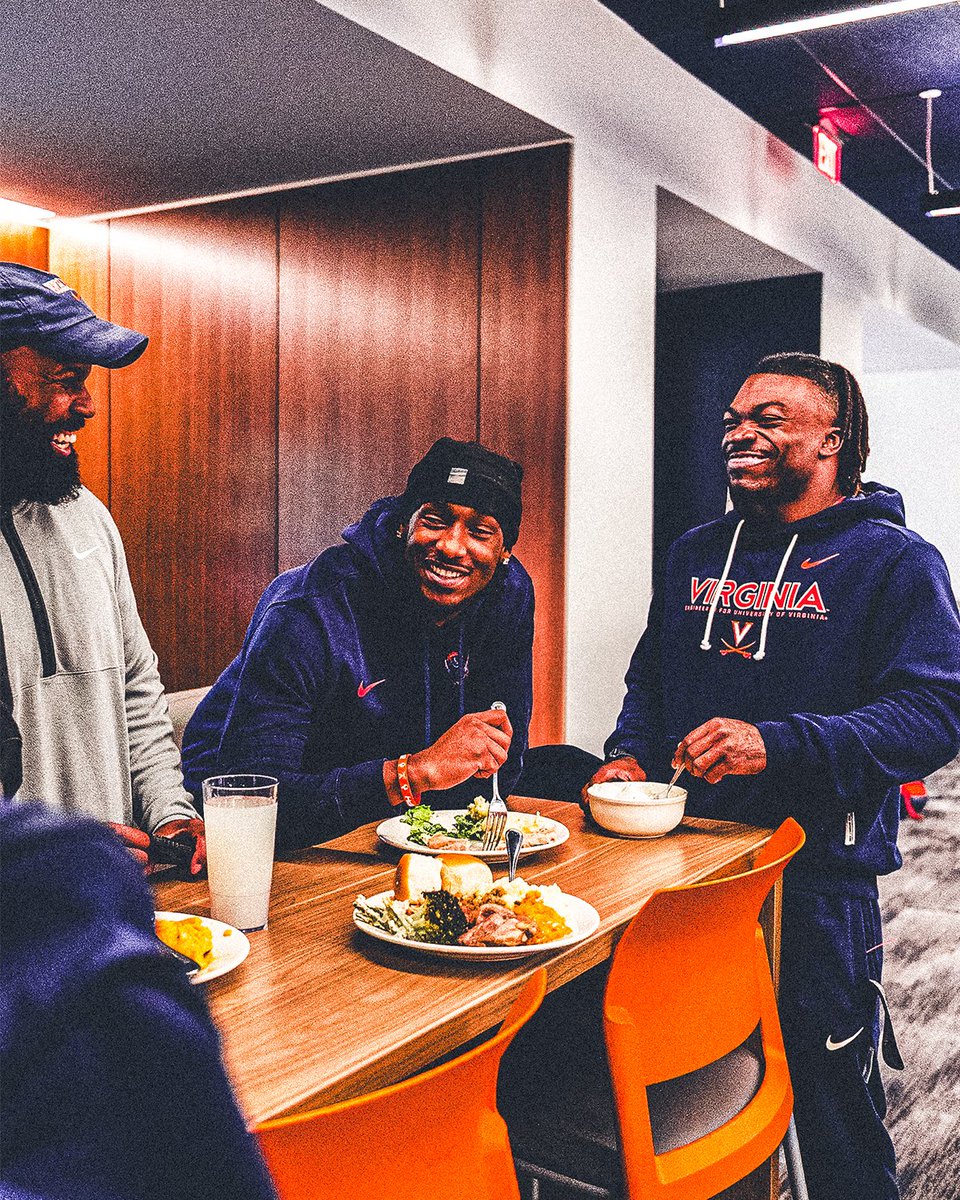 UVAFootball's tweet photo. Thankful for all of our Virginia Football Family 💙🧡

#GoHoos 🔶⚔️🔷 https://t.co/jWvGRXCuPO