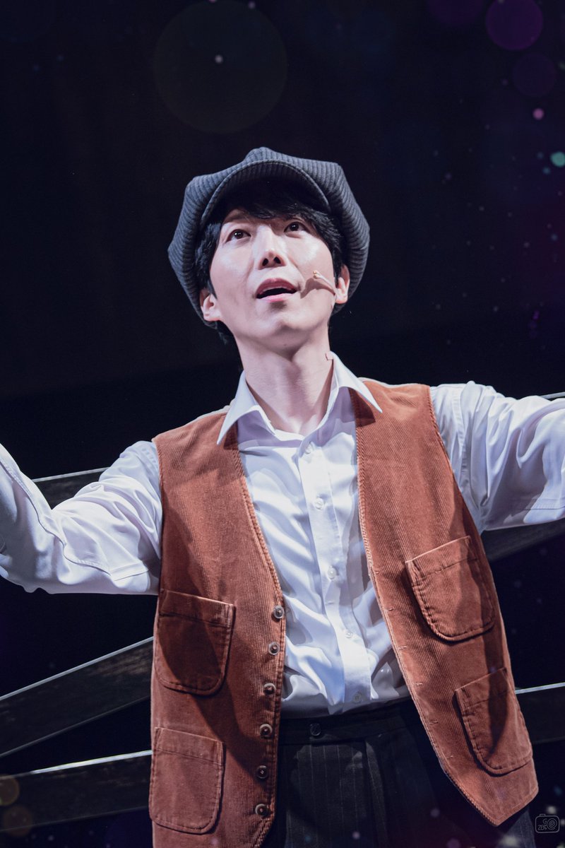 25.11.27🌙
그레이하우스 커튼콜

키이스 벨 / 김재범 배우님

이 마법같은 세계는 계속 여기 있었을까