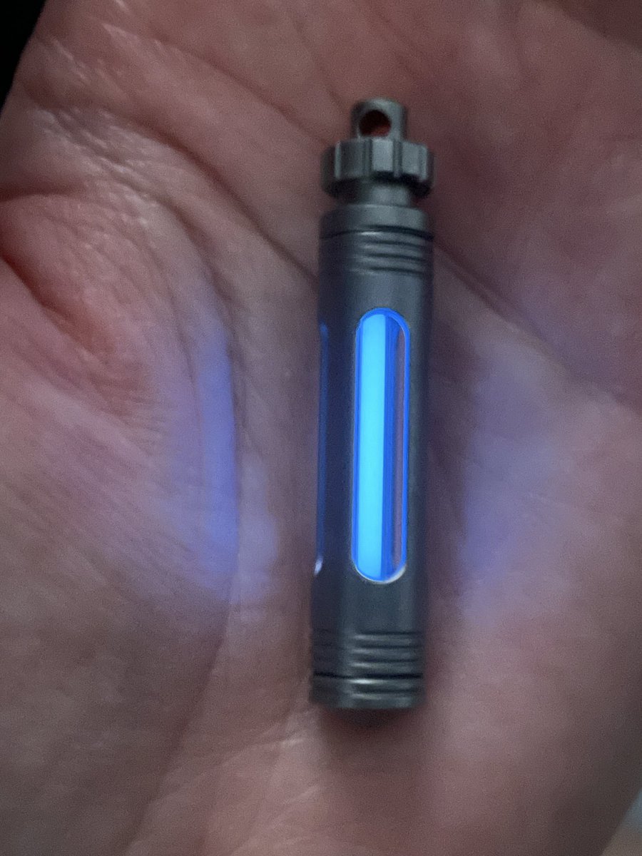 MissIgraine's tweet image. I love my tritium key fob. Just need to attach it to my keys now. 

Every time I look at it, I get that song in my head 🎶Radioactive, radioactive🎶 by Imagine Dragons