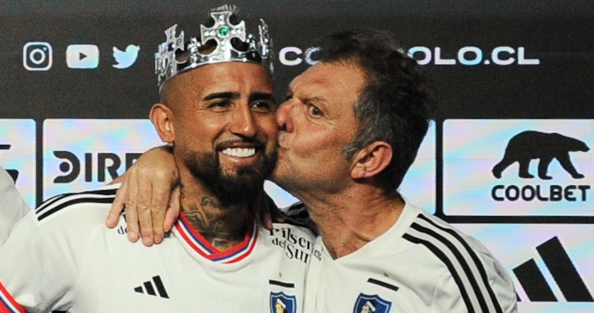 #MetrópolisCentral ⚽️ | Ya comienza el más completo análisis de la actualidad deportiva nacional e internacional junto a <a href="/RodrigoGomez68/">Rodrigo Gómez</a>, <a href="/ChicoPenailillo/">Cristian Rock</a> y <a href="/pepowski14/">PepOtaku14</a> 

¡Escúchalo en vivo sintonizando la 92.9FM 📻 o aquí!⬇️

 youtube.com/live/OuI4pb03b…