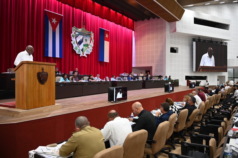RP_OndaAlegria's tweet image. 🇨🇺📎| Parlamento cubano convoca al Sexto Periodo Ordinario de Sesiones en su X Legislatura

ℹ️ Ampliamos la información en el sitio web de #RadioProgreso #LaOndaDeLaAlegría 🔗👇 radioprogreso.icrt.cu/parlamento-cub…

#PoderPopular #PoderDelPueblo #RadioCubana #SonidoParaVer #Actualidad