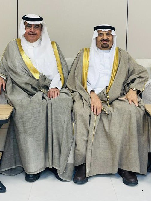 في حفل بهيج احتفل ليلة البارحة بمدينة بريدة الخال الأستاذ خالد بن سليمان المشيقح المدير التنفيذي لجمعية العوق البصري الأهلية ببريدة بزواج ابنه إسماعيل.
ومما زاد في السعادة والبهجة والسرور حضور العديد من زملائه ( المكفوفين ) من جميع مناطق المملكة إلى جانب 
الأهل والأصدقاء