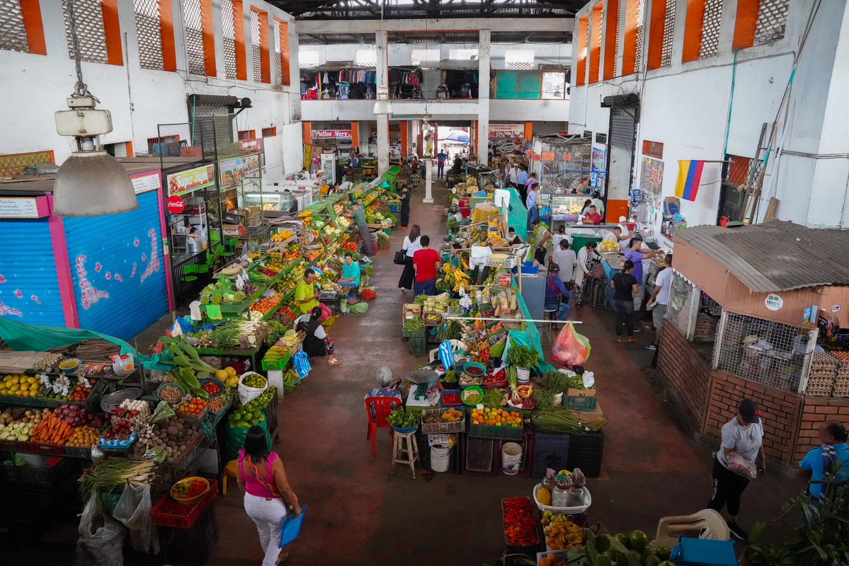 DanielRestrepoC's tweet image. Estuvimos en la Galería Central de Florencia, Caquetá, compartiendo con su gente amable, trabajadora y resiliente. Un territorio lleno de tradición, riqueza cultural y sabores que reflejan la esencia del Caquetá. 🇨🇴🇨🇴