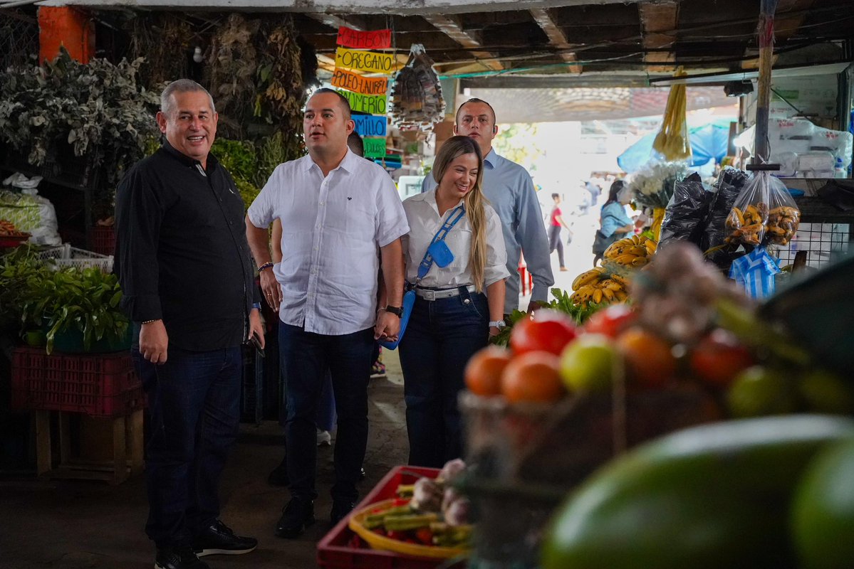 DanielRestrepoC's tweet image. Estuvimos en la Galería Central de Florencia, Caquetá, compartiendo con su gente amable, trabajadora y resiliente. Un territorio lleno de tradición, riqueza cultural y sabores que reflejan la esencia del Caquetá. 🇨🇴🇨🇴