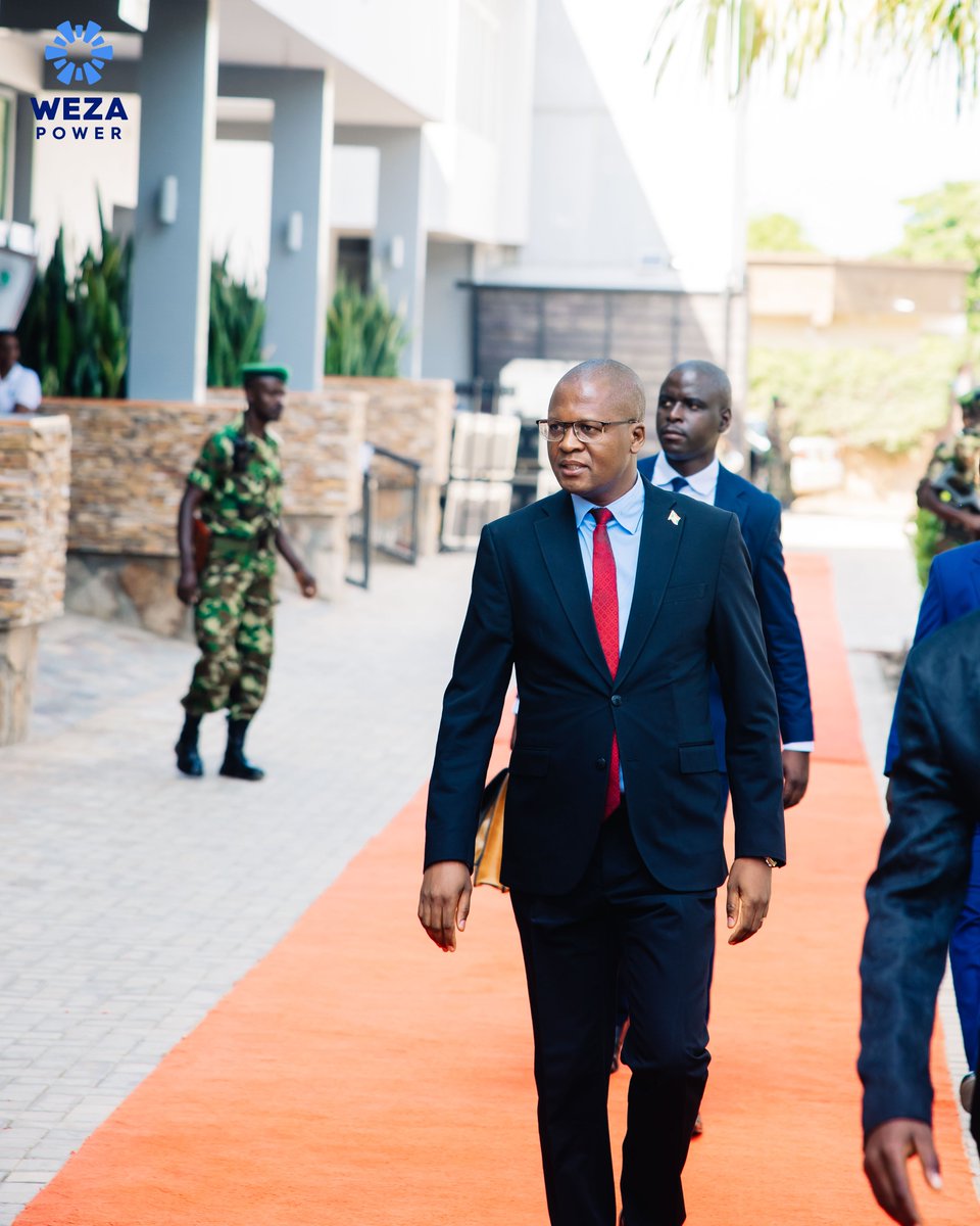 WezaPower's tweet image. The Prime Minister of Burundi, H.E. @NtahontuyeN , opened #BREAD2025 this morning.

He reaffirmed the national drive to accelerate energy access through the National Energy Compact.

Weza Power is proud to support this effort toward clean, reliable energy.

#AmataraKuriTwese