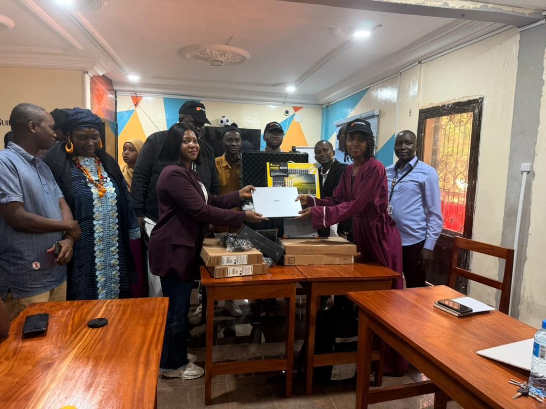 Fondation_OGN's tweet image. Parce qu’autonomiser une femme, c’est impulser le changement pour toute une communauté.​

#FOG #AgirPourLesFemmes #MaisonsDigitales #Autonomisation #Inclusion #FondationOrangeGuinée #labé
6/6