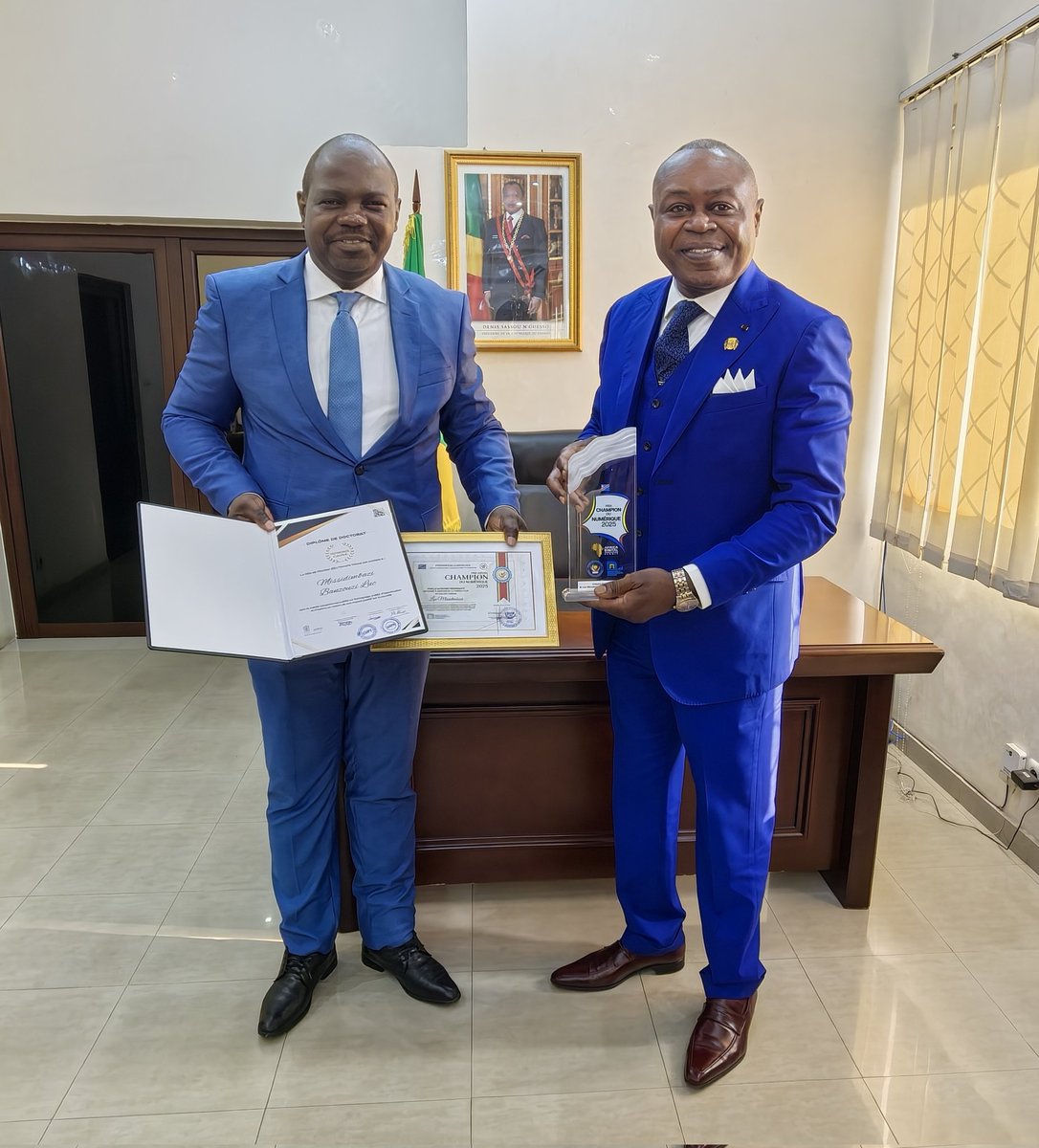 J'ai reçu en audience M. <a href="/lucMissidimbazi/">Luc Missidimbazi</a> conseiller du Premier ministre, Chef du <a href="/EtatCongo/">Gouvernement du Congo</a> en charge du numérique et des télécommunications, et, candidat au poste de Secrétaire Général de l'Union Africaine des Télécommunications