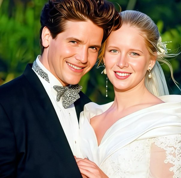 Happy Thanksgiving! 🖤 And it’s throwback Thursday. The 1st Wedding-Nov 1990. Watch the replay today on <a href="/YandR_CBS/">Young and Restless</a>  <a href="/michaeldamian1/">Michael Damian</a> <a href="/LauraleeB4real/">Lauralee Bell</a>