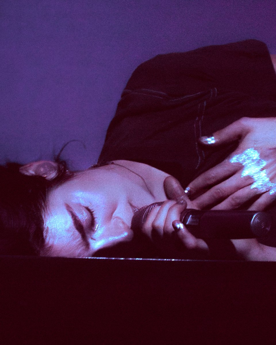 photos i took of 
<a href="/lorde/">Lorde</a> in glasgow

🧬🩻⛓️❤️‍🔥