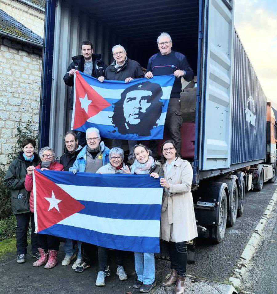 La asociación Ardennes #Cuba envió un contenedor solidario de 76 m³ con insumos médicos y medicamentos para el centro médico de Cienfuegos y los damnificados del huracán Melissa en Holguín.

#CubaNoEstáSola #ICAPCuba