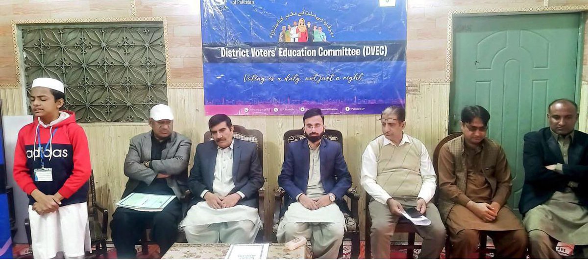 ECP_Pakistan's tweet photo. DVEC activity for November conducted at Madrasa Darul Alom Madnia, Nankana Sahib. DEC Muhammad Qayyum, supported by AEC Hafiz Waqar Ali and DVEC members, engaged participants on the importance of voter registration and civic responsibility.
#ECP #NankanaSahib #DVEC https://t.co/K5k5NsqpHM