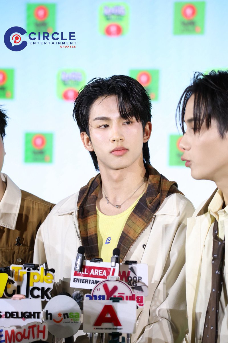 nowniinoey's tweet image. สายตาอะสายตา มืออะมือ น้องมานน่ารักอะจิใช่ม้าาา 👀👀

OishiClubxSurfJava

#OishiClubxH2HGang
#surfjava 

— 🌊🐈 ( #swensurf #javabh ) ⁠♡