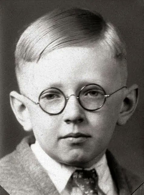 Walt Disney once told Charles Schulz he wasn't good enough to draw background art.

Form letter. Very polite.

"We only hire the very finest artists."

Sparky wasn't one of them.

His yearbook rejected his cartoons. His school gave him a zero in physics. He failed every subject