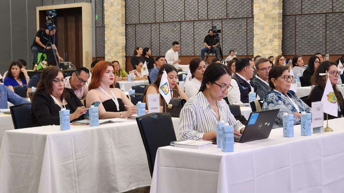 DIF_NMX's tweet image. ¡Iniciamos el 2º día del XXV Encuentro Nacional de Alimentación y Desarrollo Comunitario! 🌽

Construimos coordinadamente junto a los 32 Sistemas DIF un México 🇲🇽 solidario, nutritivo y con mejores oportunidades para las poblaciones más vulnerables 🫶🏽

#EncuentroDIFYucatán