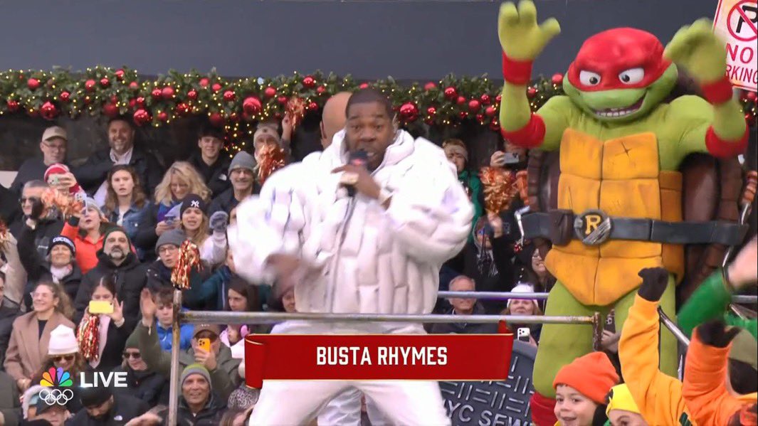 Pass Raphael the Courvoisier ! 🥃