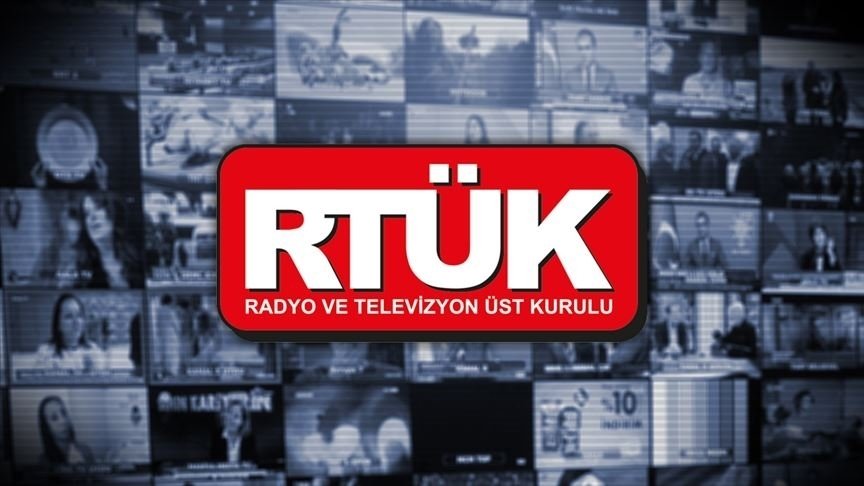 * SZC TV,
* Edessa TV,
* TLC
* Metro FM,
* Burhaniye Radyo Ses

Radyo ve Televizyon Üst Kurulu (RTÜK), 3 televizyon kanalı ile 2 radyoya yayın ihlalleri nedeniyle ceza verdi.