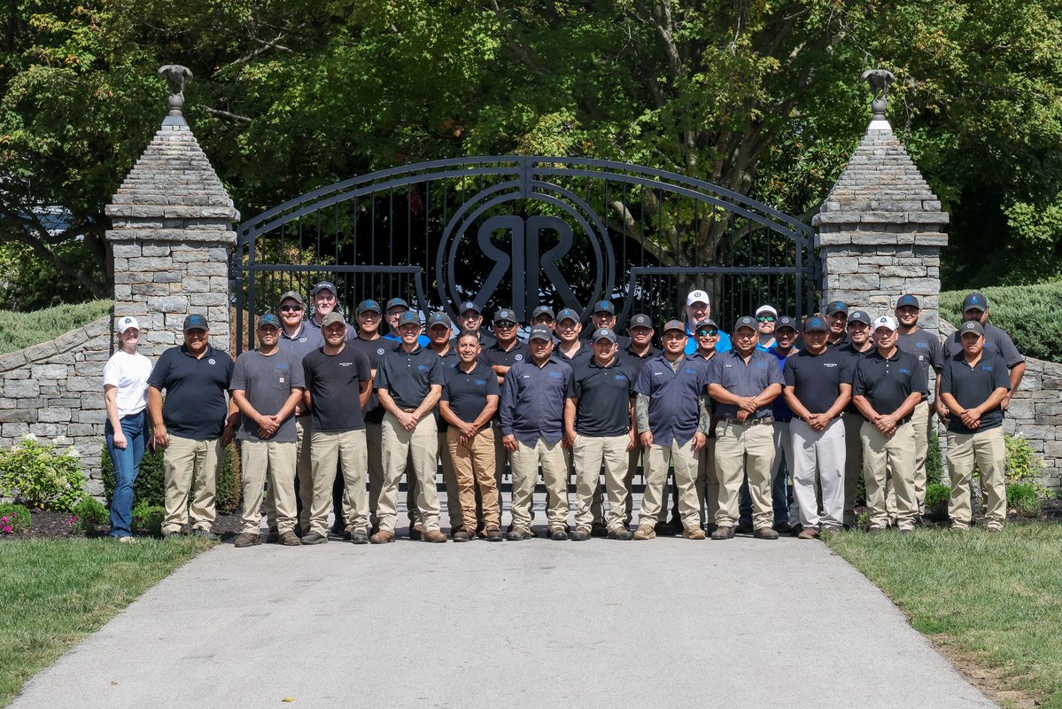 resracingky's tweet image. Grateful for the incredible team that keeps our farm running with heart, hard work, and dedication every single day. Happy Thanksgiving from all of us at Resolute Racing! 🦃💙