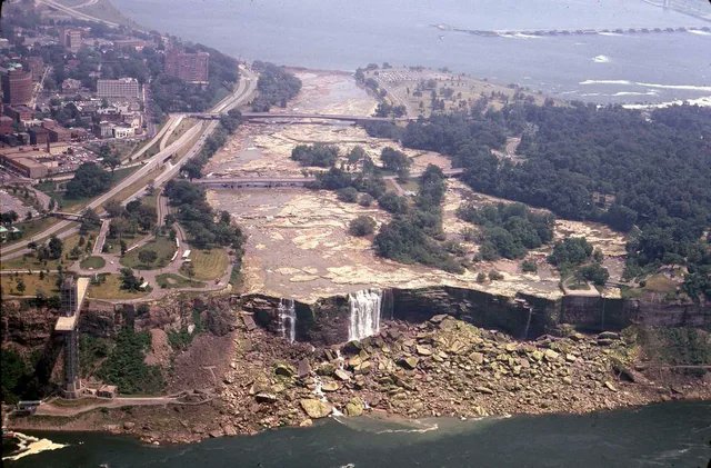 In 1969, the U.S. Army Corps of Engineers temporarily stopped the flow of water over the Niagara Falls for several months to study long-term erosion and the buildup of fallen rock at the base. This how it looked like.
