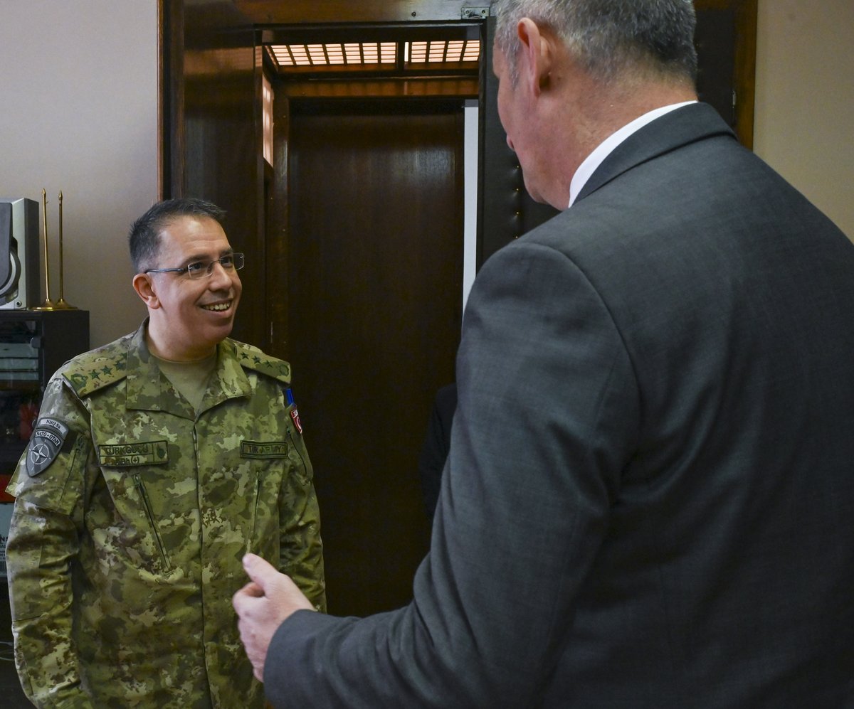 natobih's tweet photo. Today, #NHQSa Deputy Commander Col Cezmi Türkgücü met with 🇧🇦 Deputy Minister of Defence (MoD) for Resource Management Aleksandar Goganović and 🇧🇦 Deputy MoD for Policy and Plans Slaven Galić for an introductory discussion about our continued partnership.
#WeArePartners https://t.co/HYKkicEkZ0