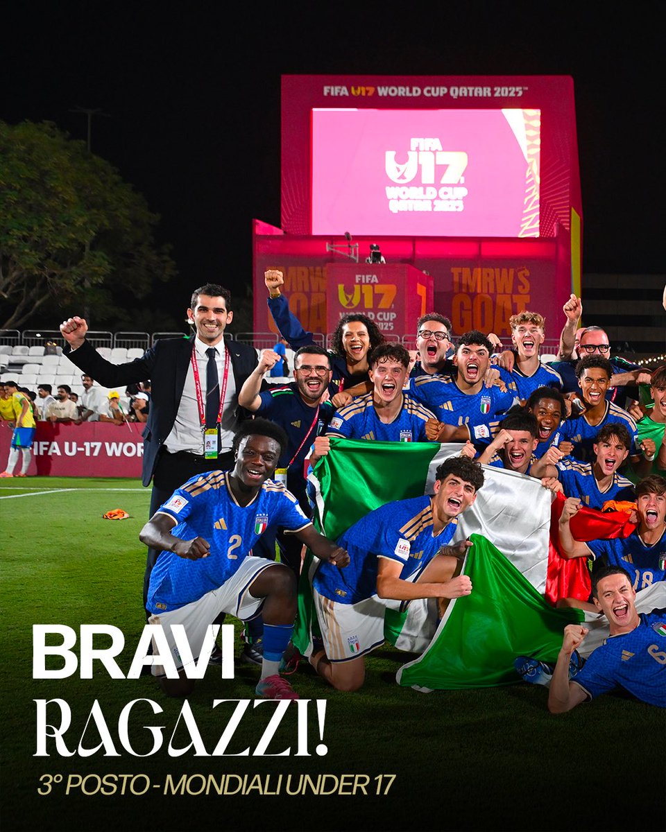 Azzurri's tweet image. Gli #Azzurrini vincono il bronzo mondiale! 🥉

🇮🇹 Battuto il Brasile ai calci di rigore dopo lo 0-0 dei tempi regolamentari 

#U17WC #Under17