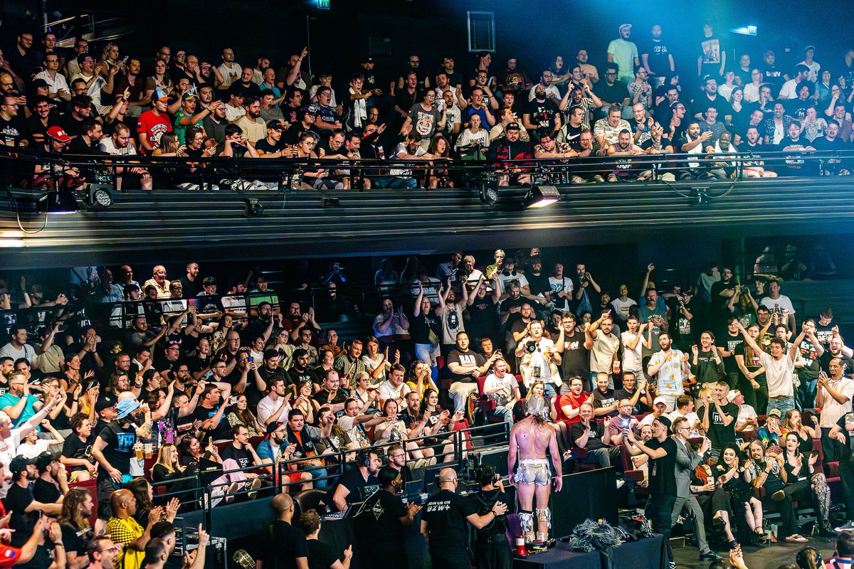 oceshots's tweet image. BIG ANNOUNCEMENT - I&apos;M GOING BACK TO JAPAN ! 
I&apos;m Océane FERREIRA (aka oceshots) pro wrestling photographer, and I will be in Japan during all February 2026.
🔥 Available for bookings: shows, shoot requests, promotional photos, wrestler portraits, and special projects.