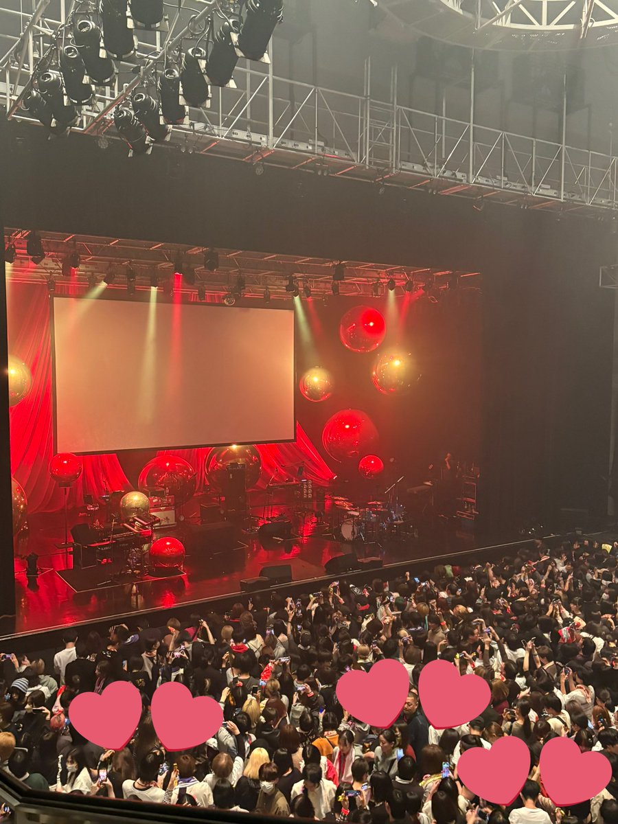 久しぶりに思い出してみたら初ゲスライブから約10年❣️

あの頃はなんとなーく行ってみて、ライブパフォーマンスが楽しくてそこからハマったバンドやった🩷

ちょうど初ライブの時と同じ無垢な季節の映像流れたのは懐かしくてテンション上がったのぅ♪

#アニバーラリー13
#ゲスの極み乙女