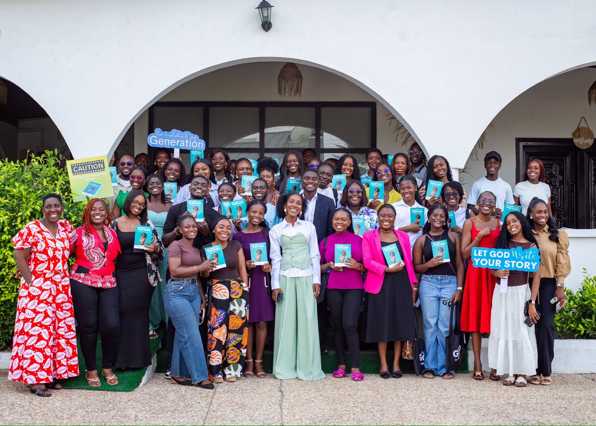 Obeng_Sybil's tweet image. Still in awe at how God showed up at my book launch💚

You can get a copy here: linktr.ee/sybsobeng

Your Personal Development &amp;amp; Finance Advocate,
Sybil Esi🌍💚

#letGodwriteyourstory #project2000 #LGWYS #oneboldstep #impact