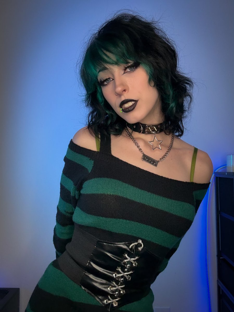 how many hearts u think this look's about to steal? 💚