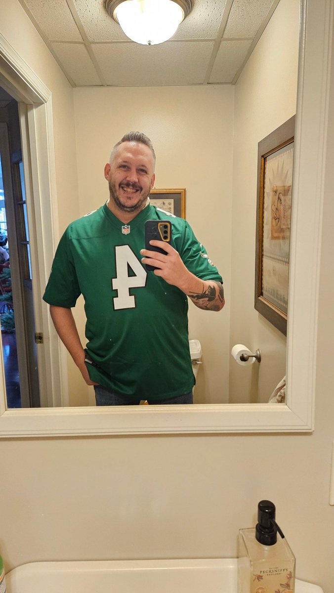 doomfelter's tweet image. #GoBirds 
#FuckICE
#FreePalestine 

Happy birthday to me!